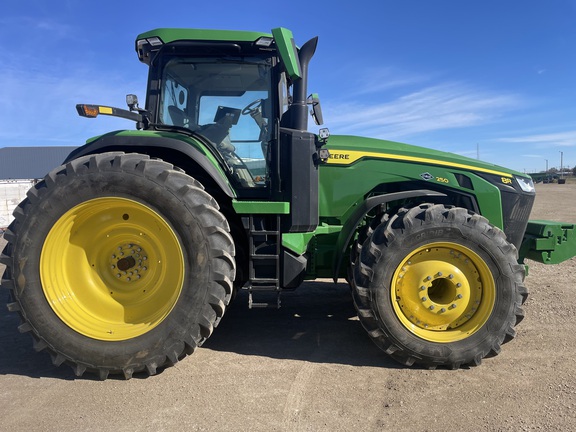2024 John Deere 8R 250 Tractor