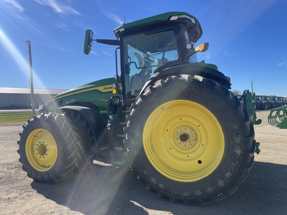 2024 John Deere 8R 250 Tractor