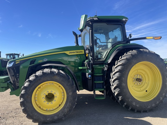 2024 John Deere 8R 250 Tractor