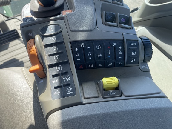 2024 John Deere 8R 250 Tractor