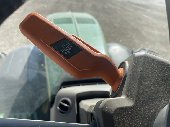 2024 John Deere 8R 250 Tractor