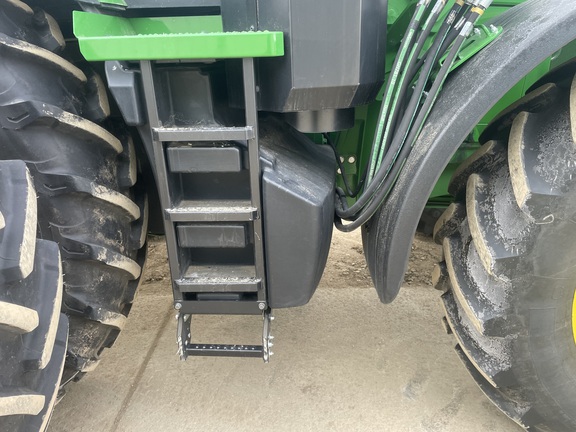 2024 John Deere 7R 210 Tractor