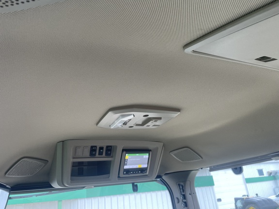 2024 John Deere 7R 210 Tractor