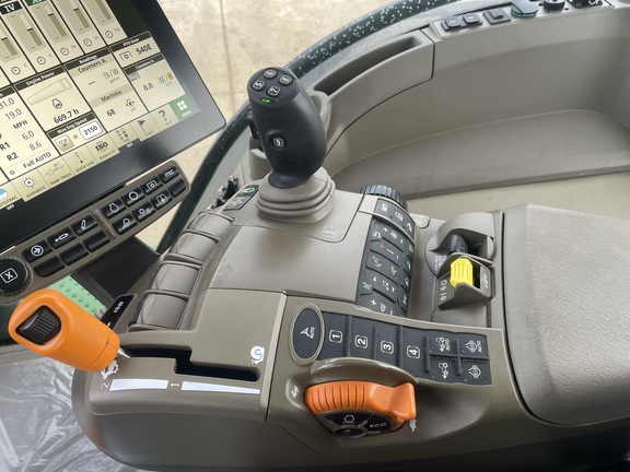 2024 John Deere 7R 210 Tractor