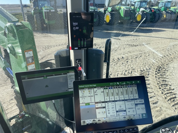 2024 John Deere 7R 210 Tractor