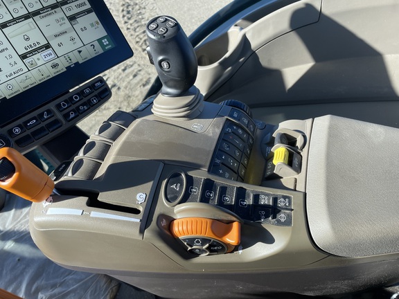 2024 John Deere 7R 210 Tractor