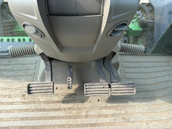 2023 John Deere 8RX 410 Tractor Rubber Track