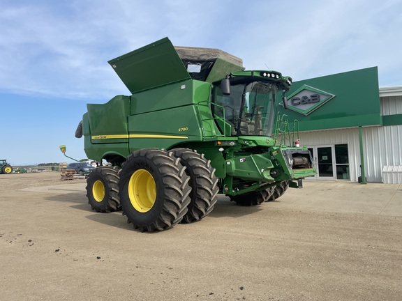 2021 John Deere S790 Combine