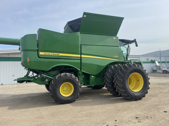 2021 John Deere S790 Combine