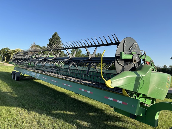 2019 John Deere 745FD Header Combine