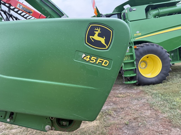 2019 John Deere 745FD Header Combine
