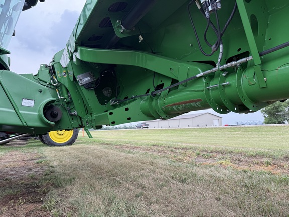 2019 John Deere 745FD Header Combine