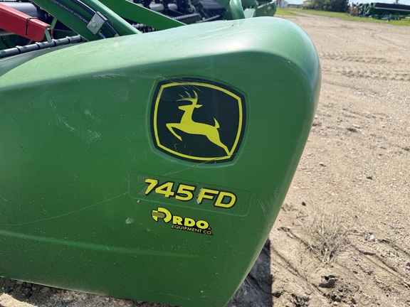 2019 John Deere 745FD Header Combine