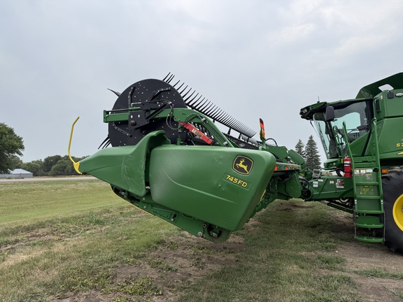 2019 John Deere 745FD Header Combine
