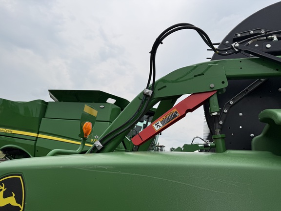 2019 John Deere 745FD Header Combine