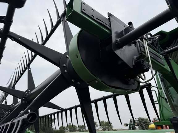 2019 John Deere 745FD Header Combine