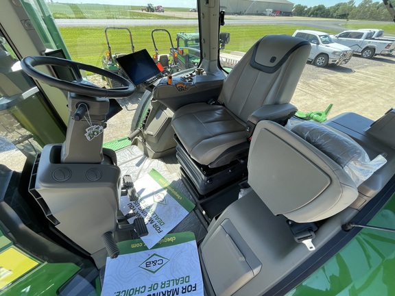 2024 John Deere 8R 370 Tractor