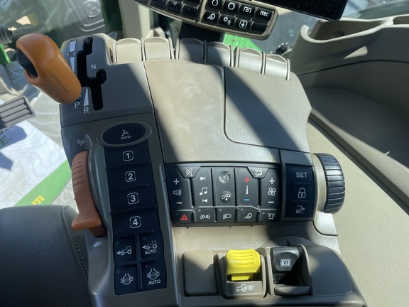 2024 John Deere 8R 370 Tractor