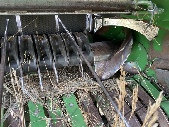 2015 John Deere 569 Baler/Round