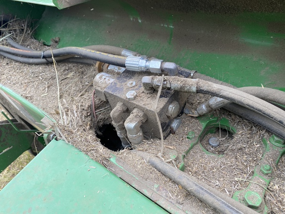 2015 John Deere 569 Baler/Round