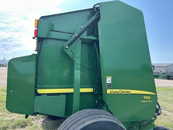 2015 John Deere 569 Baler/Round