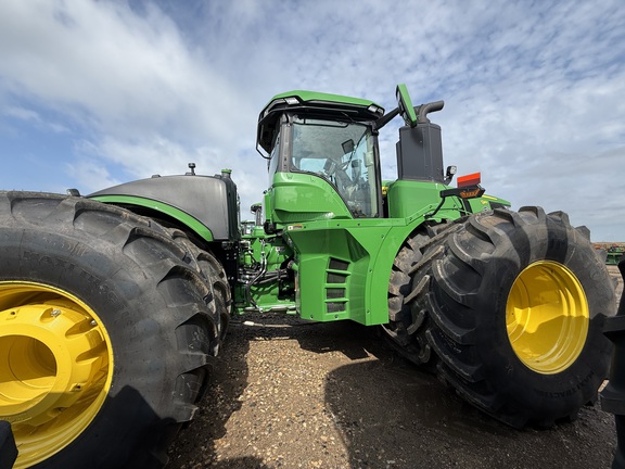 2025 John Deere 9R 590 Tractor 4WD