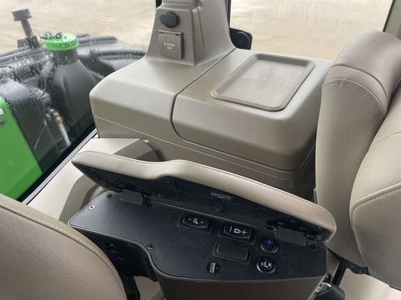 2025 John Deere 9R 590 Tractor 4WD