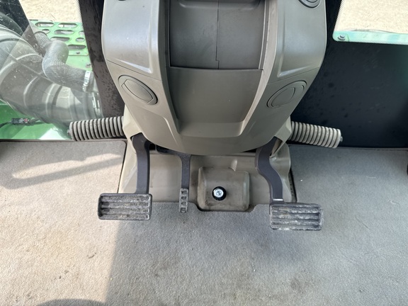 2025 John Deere 9R 590 Tractor 4WD