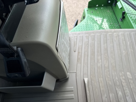 2025 John Deere 9R 590 Tractor 4WD