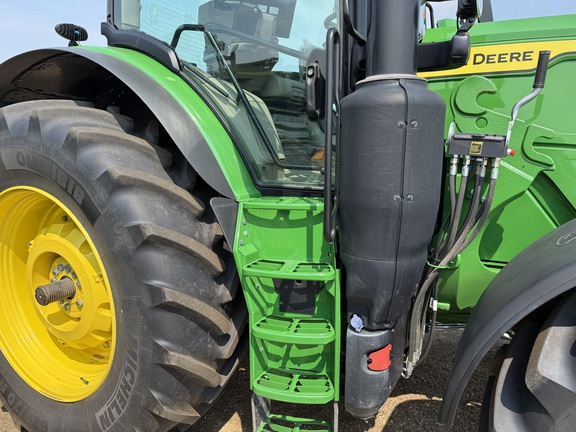 2025 John Deere 6R 195 Tractor