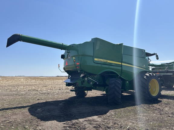 2022 John Deere S770 Combine