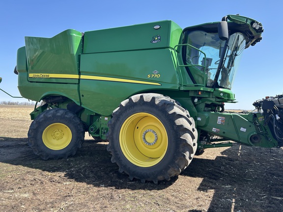 2022 John Deere S770 Combine
