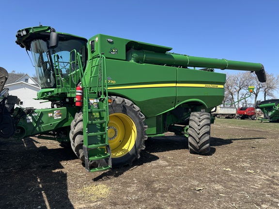 2022 John Deere S770 Combine