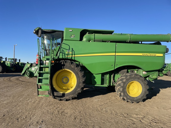 2022 John Deere S770 Combine