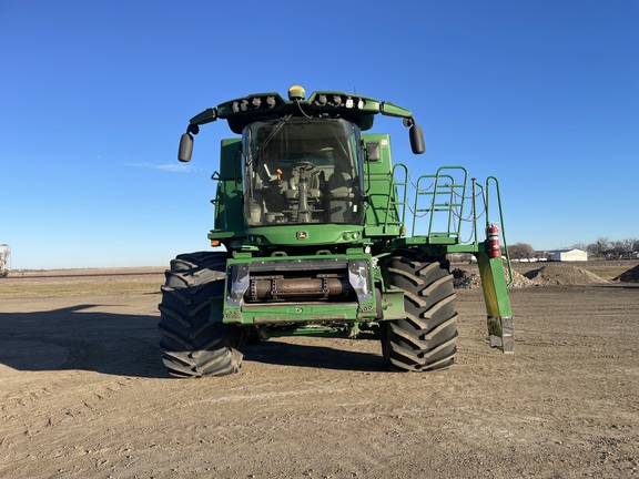 2022 John Deere S770 Combine
