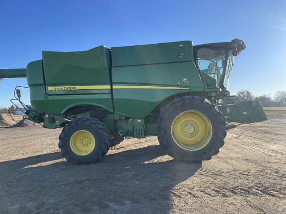 2022 John Deere S770 Combine