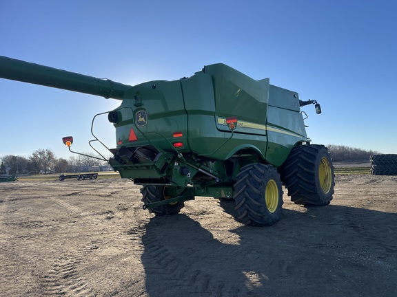 2022 John Deere S770 Combine