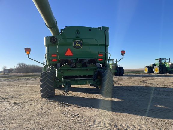 2022 John Deere S770 Combine