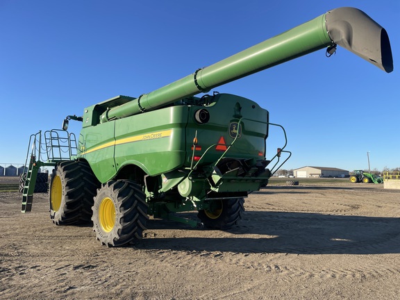 2022 John Deere S770 Combine