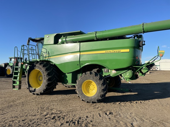 2022 John Deere S770 Combine