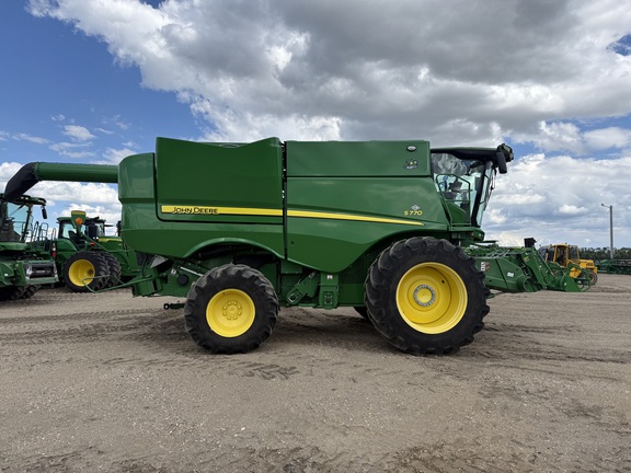 2022 John Deere S770 Combine