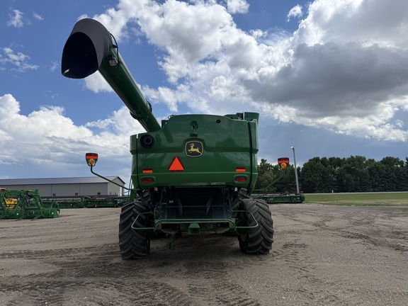 2022 John Deere S770 Combine