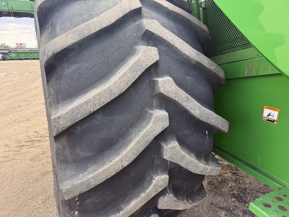 2022 John Deere S770 Combine