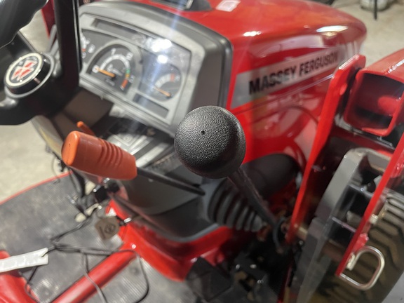 2018 Massey Ferguson GC1705 Tractor Compact