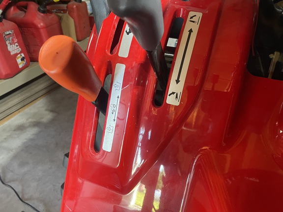 2018 Massey Ferguson GC1705 Tractor Compact