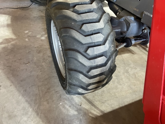 2018 Massey Ferguson GC1705 Tractor Compact