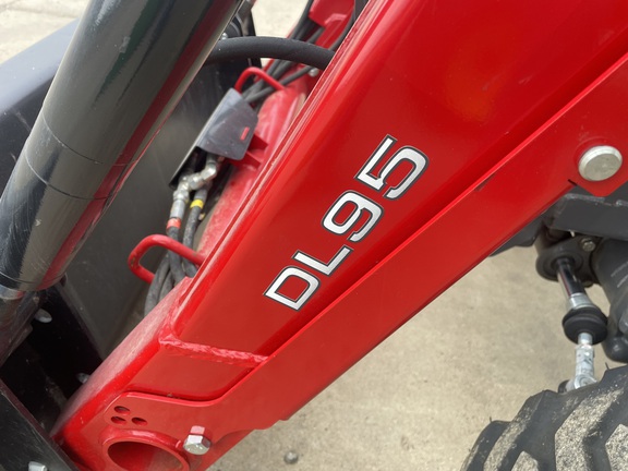 2018 Massey Ferguson GC1705 Tractor Compact