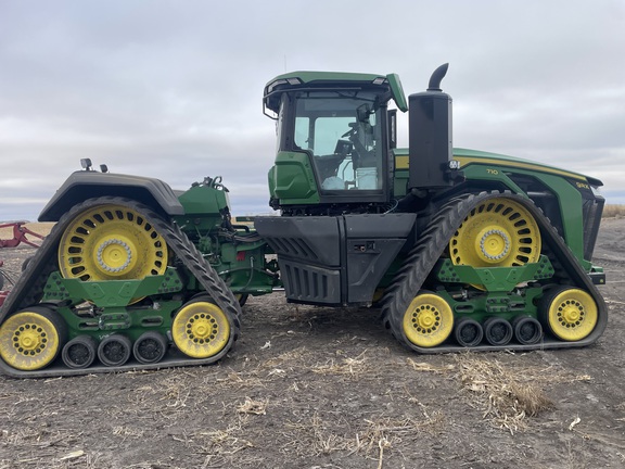 2025 John Deere 9RX 710 Tractor Rubber Track