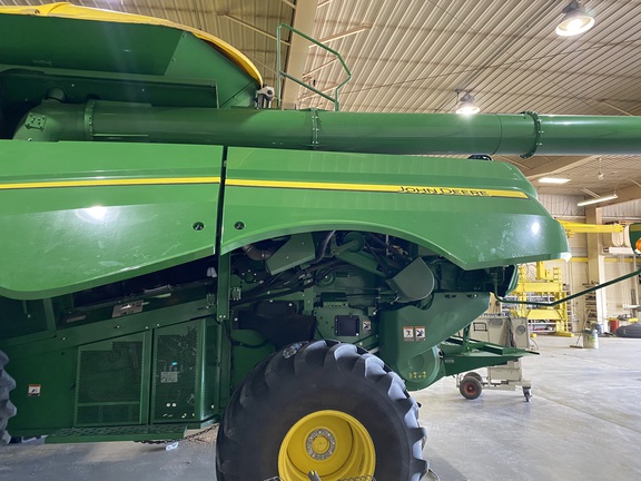 2023 John Deere S770 Combine