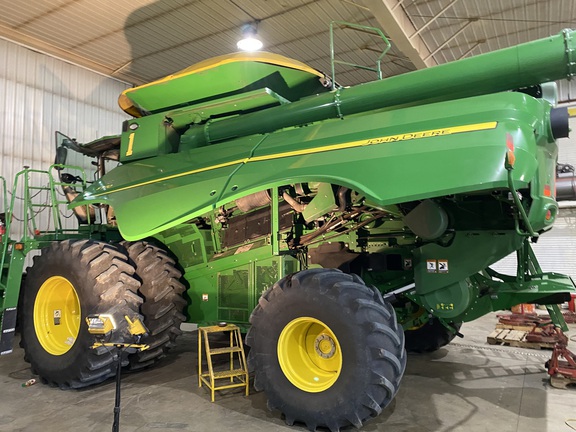 2023 John Deere S770 Combine